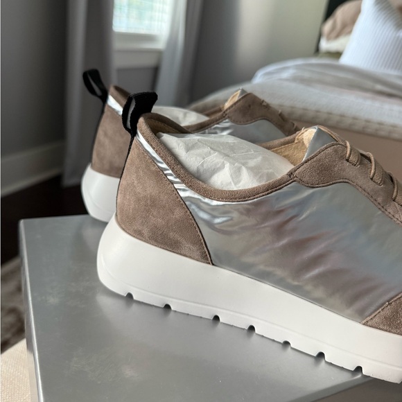 NEW Vaneli Sport Qadi Silver Slip-On Sneakers Size 9.5 - Picture 5 of 9